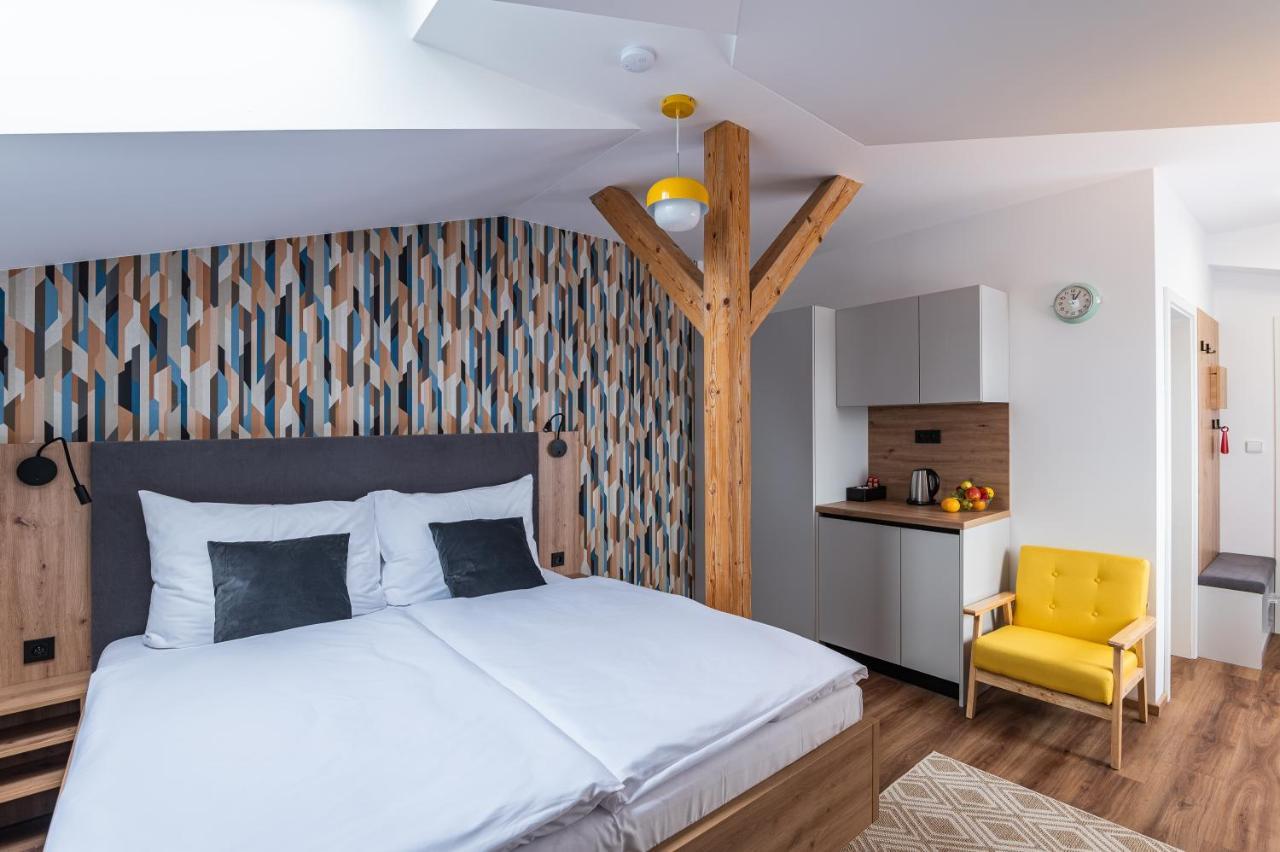 Hotel Restovna Jíloviště Buitenkant foto