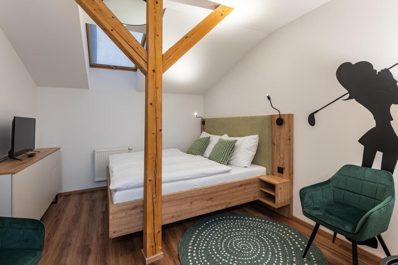 Hotel Restovna Jíloviště Buitenkant foto
