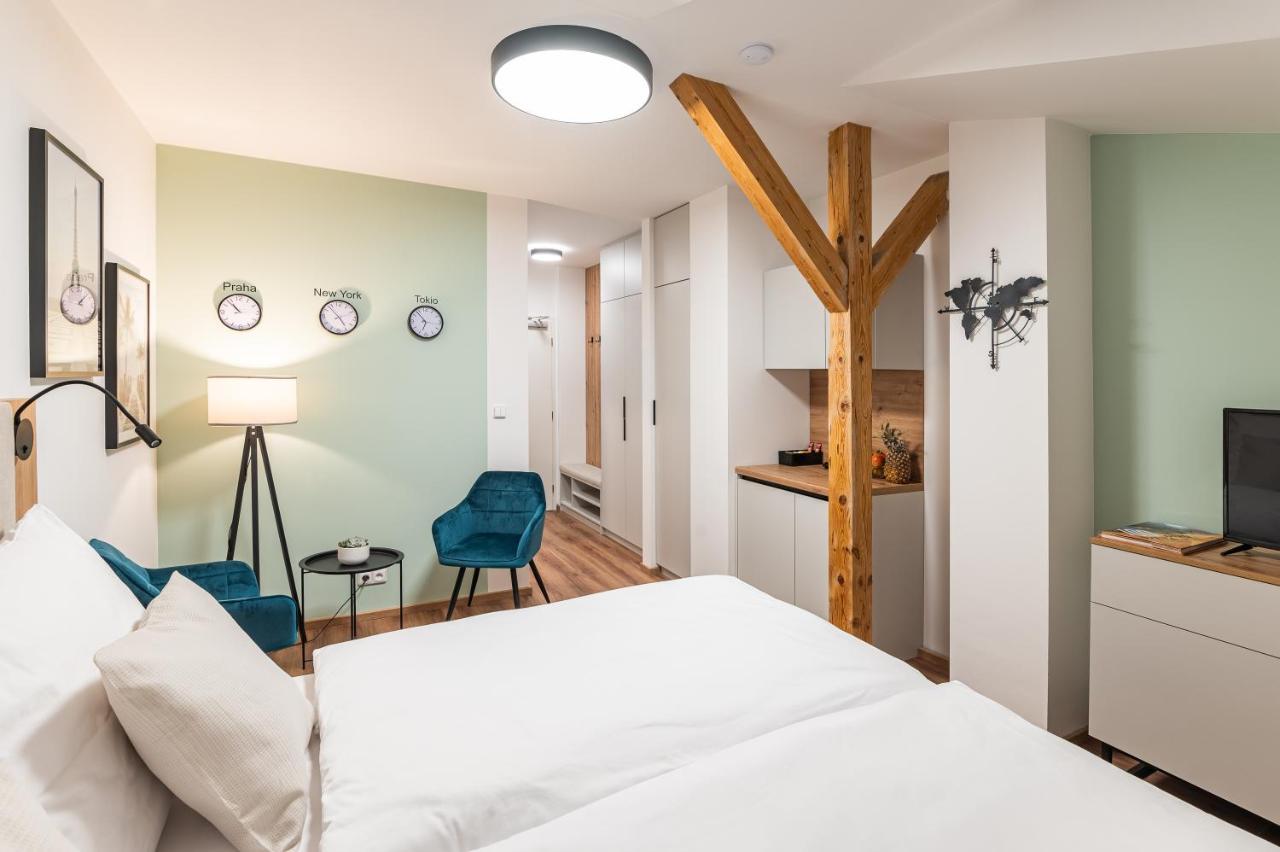 Hotel Restovna Jíloviště Buitenkant foto
