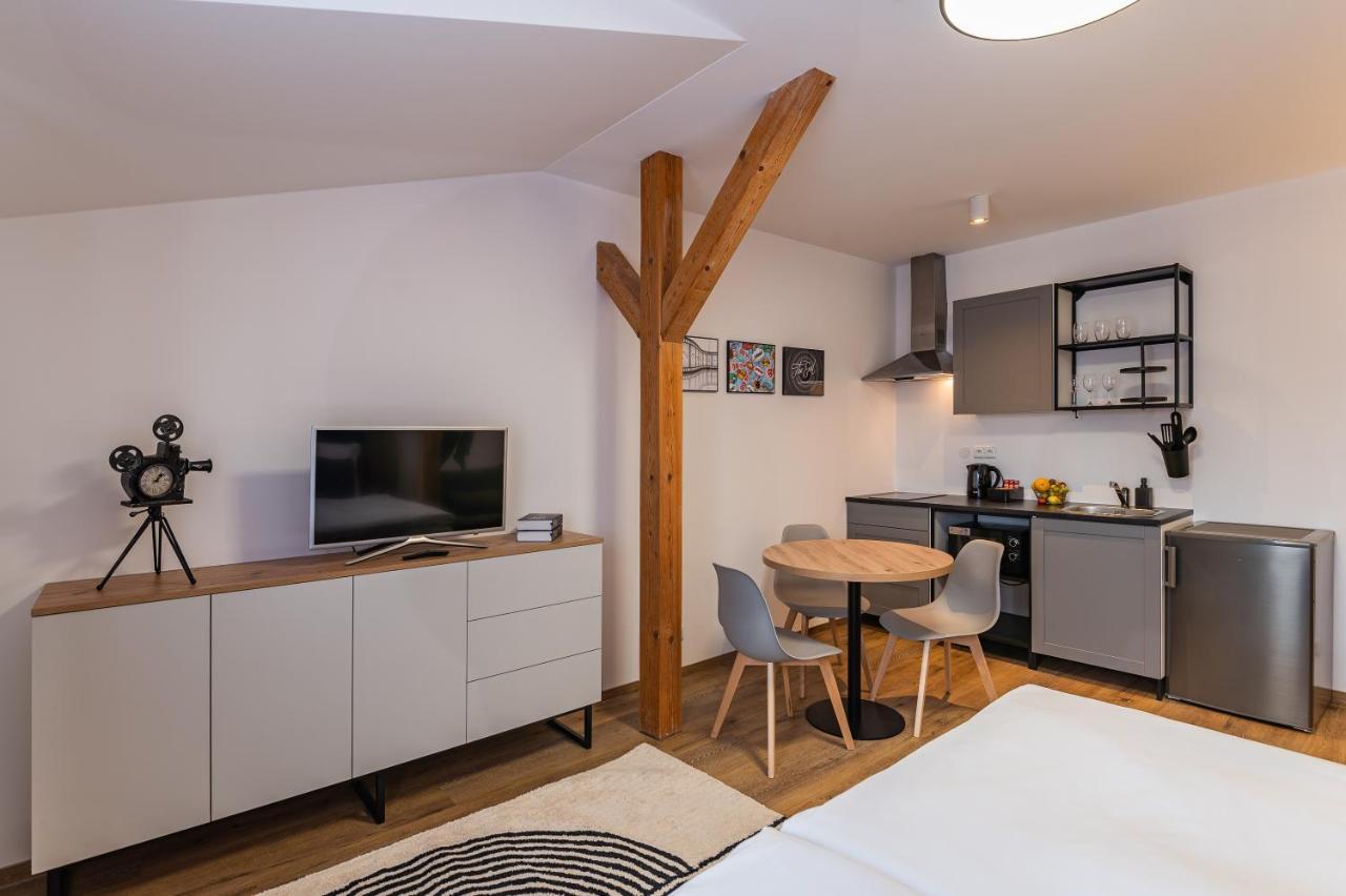 Hotel Restovna Jíloviště Buitenkant foto
