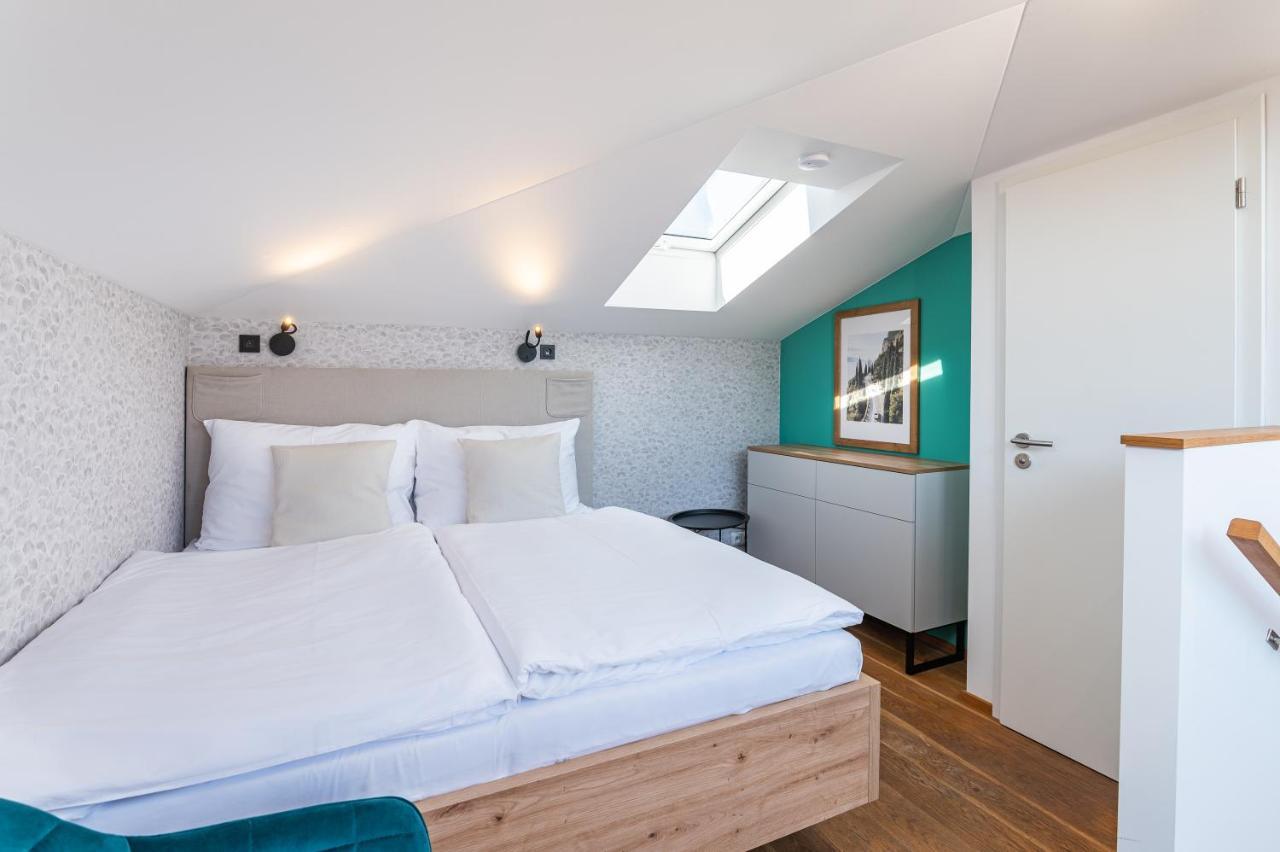 Hotel Restovna Jíloviště Buitenkant foto