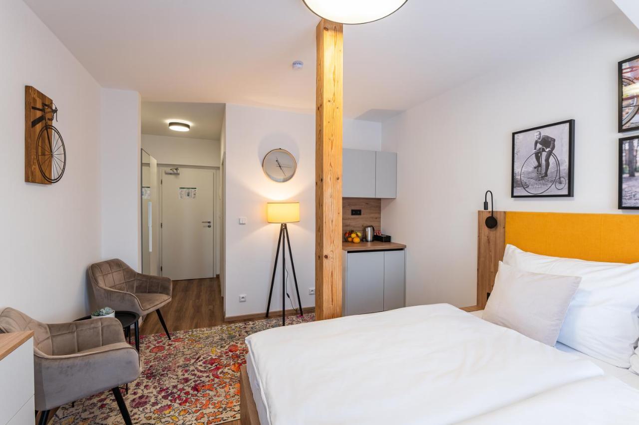 Hotel Restovna Jíloviště Buitenkant foto